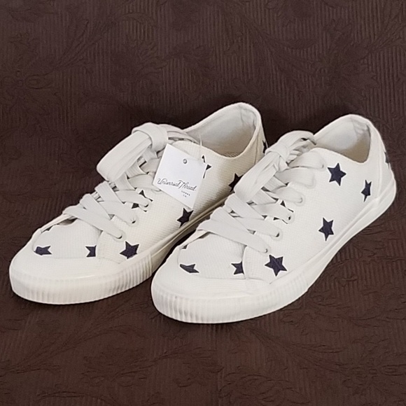 womens star sneakers